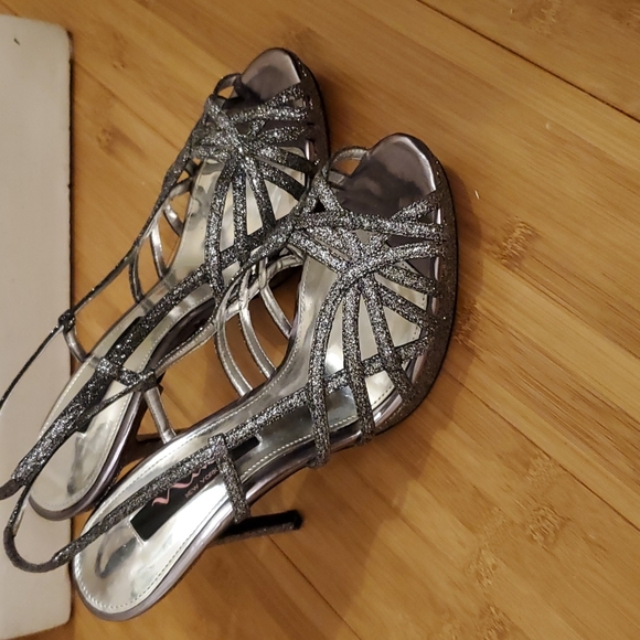 Sparkly Heels - Picture 3 of 8